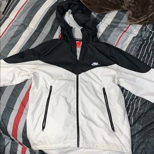 Nike Windbreaker Size M